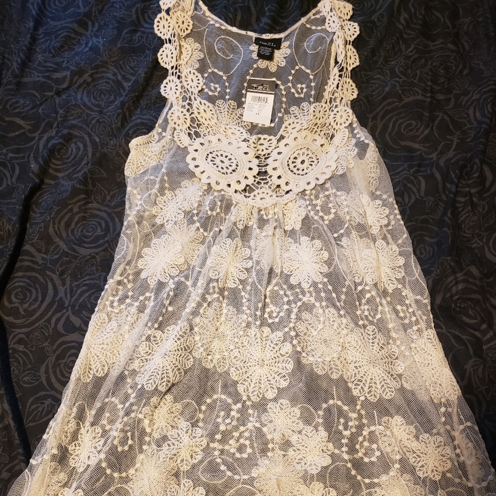 NWT Lace Top - Picture 1 of 4